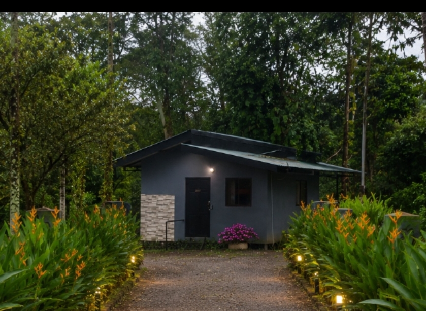 Cabaña 1 · Jacuzzi & Naturaleza